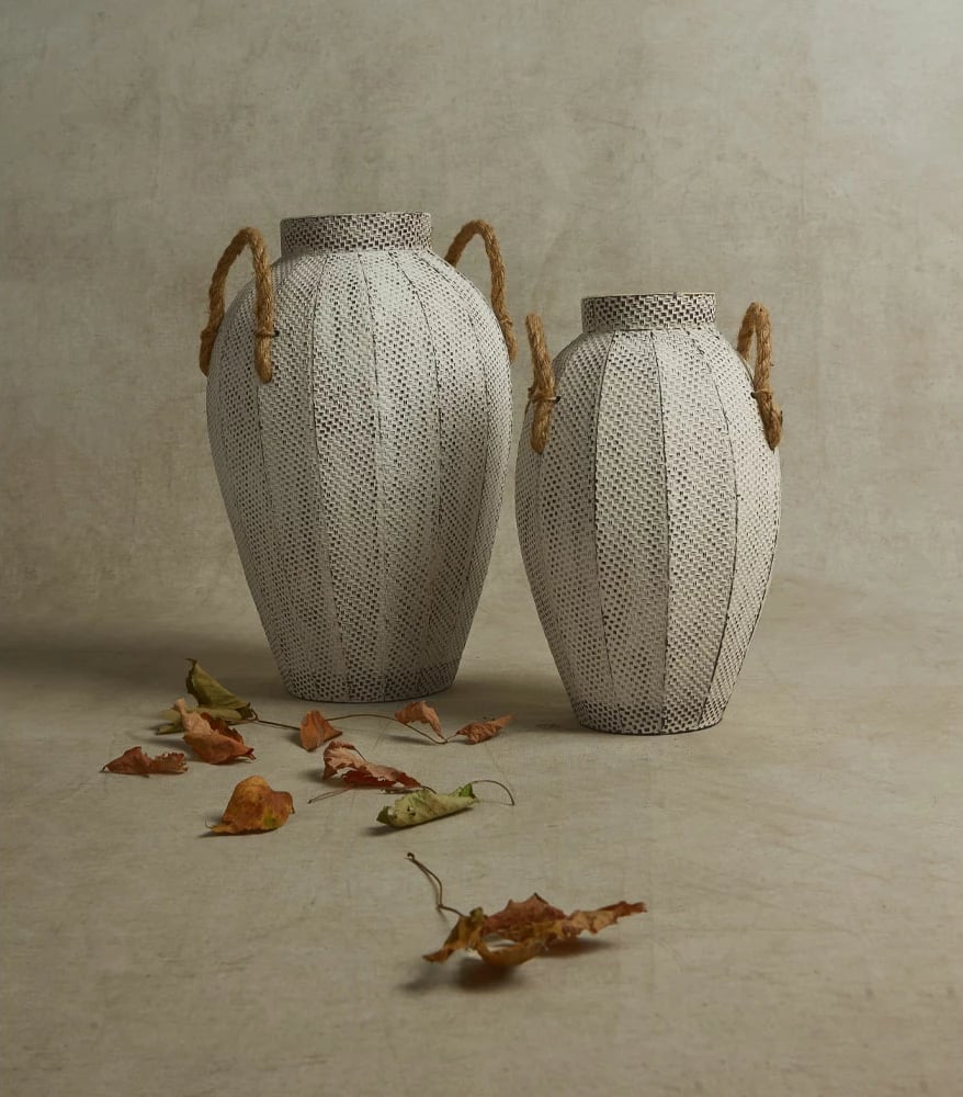 Vazo dekorative Cupi, metalike, e bardhë, 20x20x33cm Vazo dekorative Cupi, metalike, e bardhë, 20x20x33cm