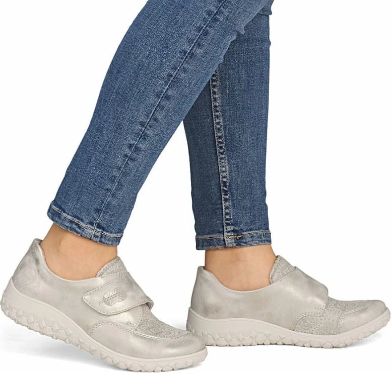 Këpucë femrash Rieker, bezhë ari