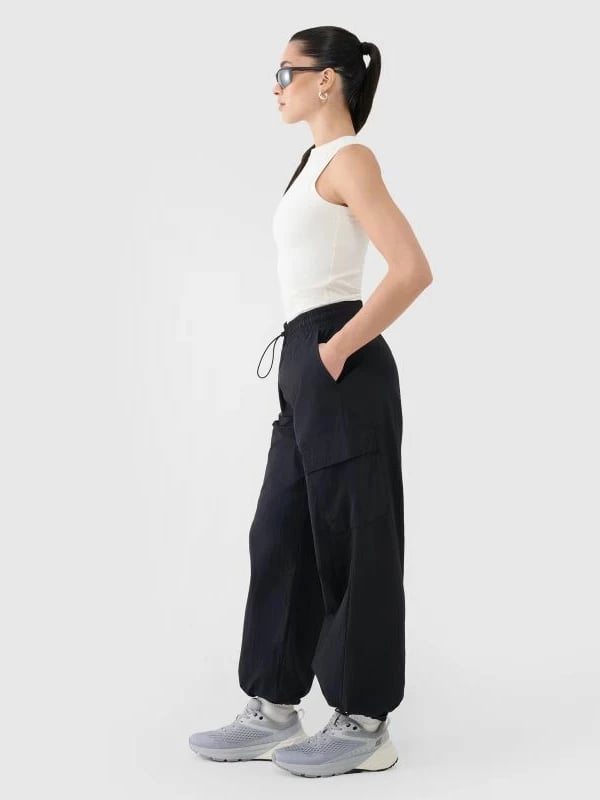 Pantallona oversize për femra 4F