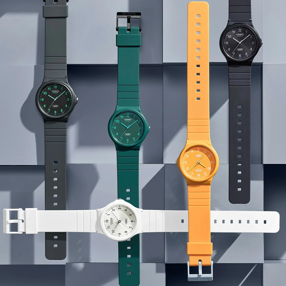 Orë dore CASIO COLLECTION SERIE POP unisex e zezë