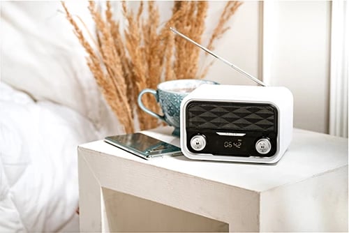 Radio Bluetooth Adler AD 1185, FM, USB/SD/AUX, stereo 2x5W, bateri 1800 mAh, me orë, e bardhë