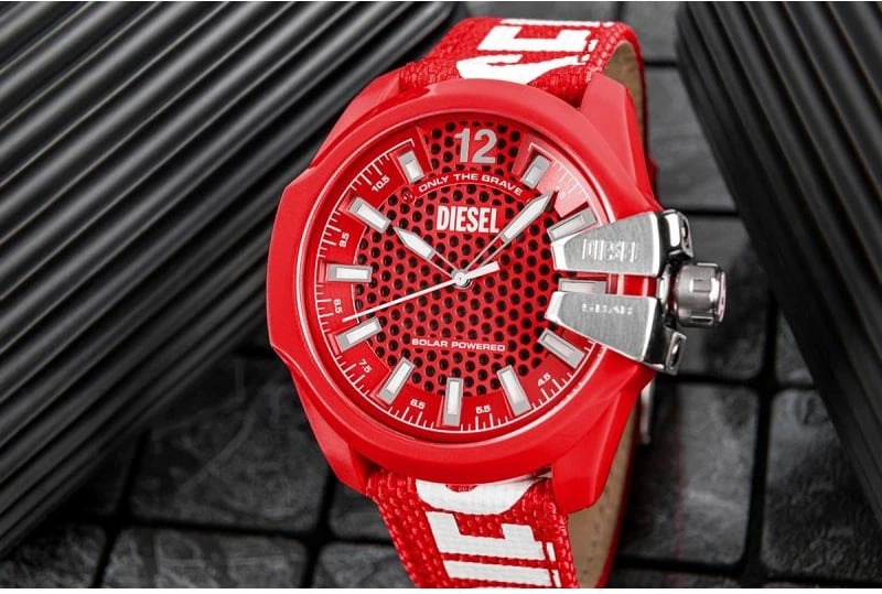 Orë dore për meshkuj DIESEL, e kuqe