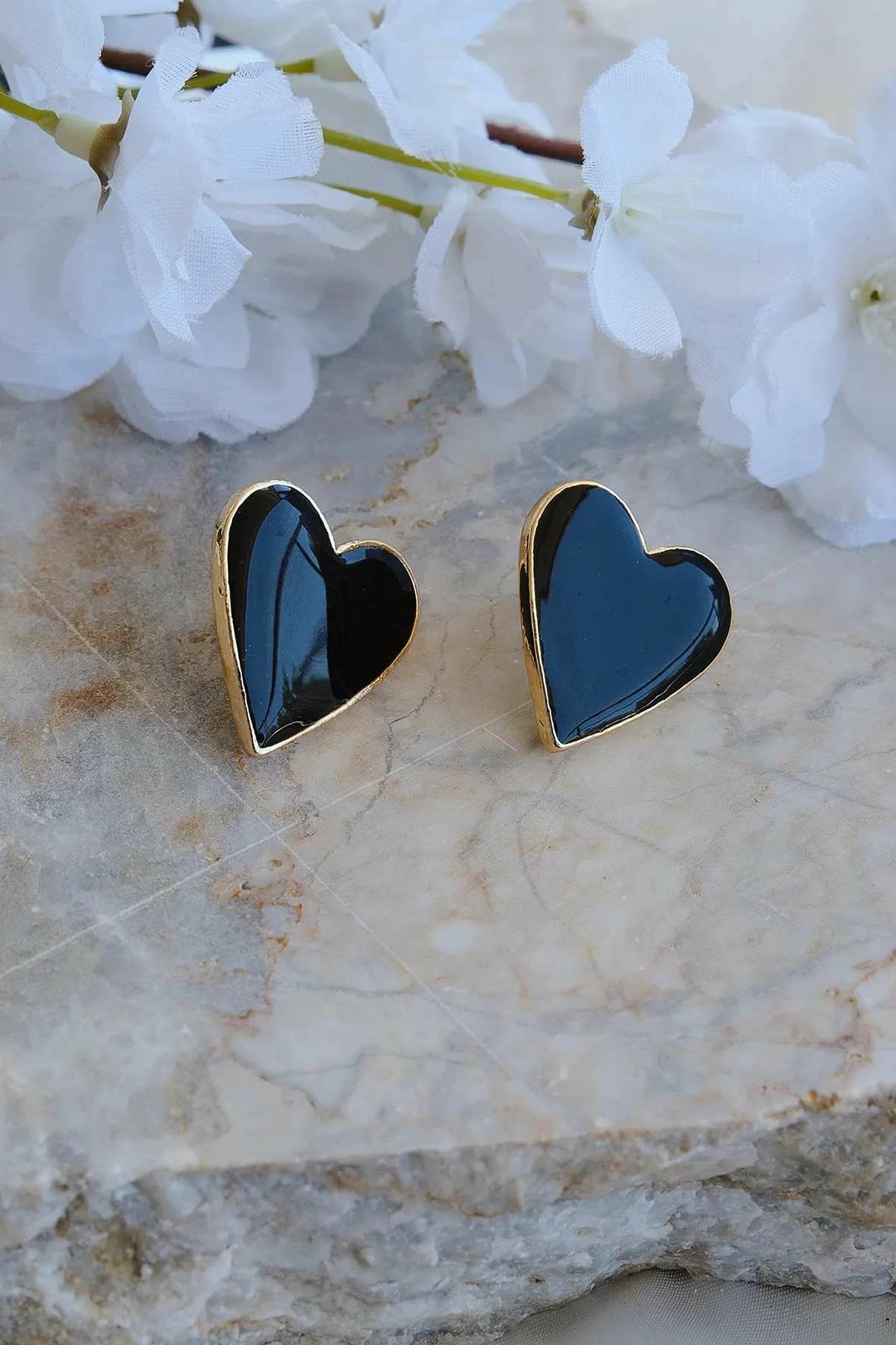 Vathë Jumeon, formë zemre, ngjyrë ari e zezë