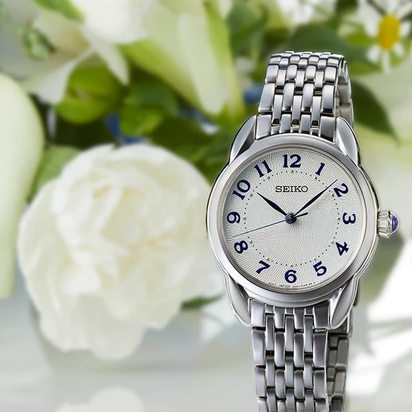 Orë dore SEIKO SUR561P1 për femra, argjendtë