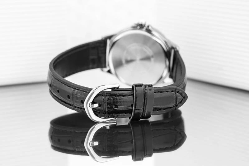 Orë dore për femra CASIO, e zezë