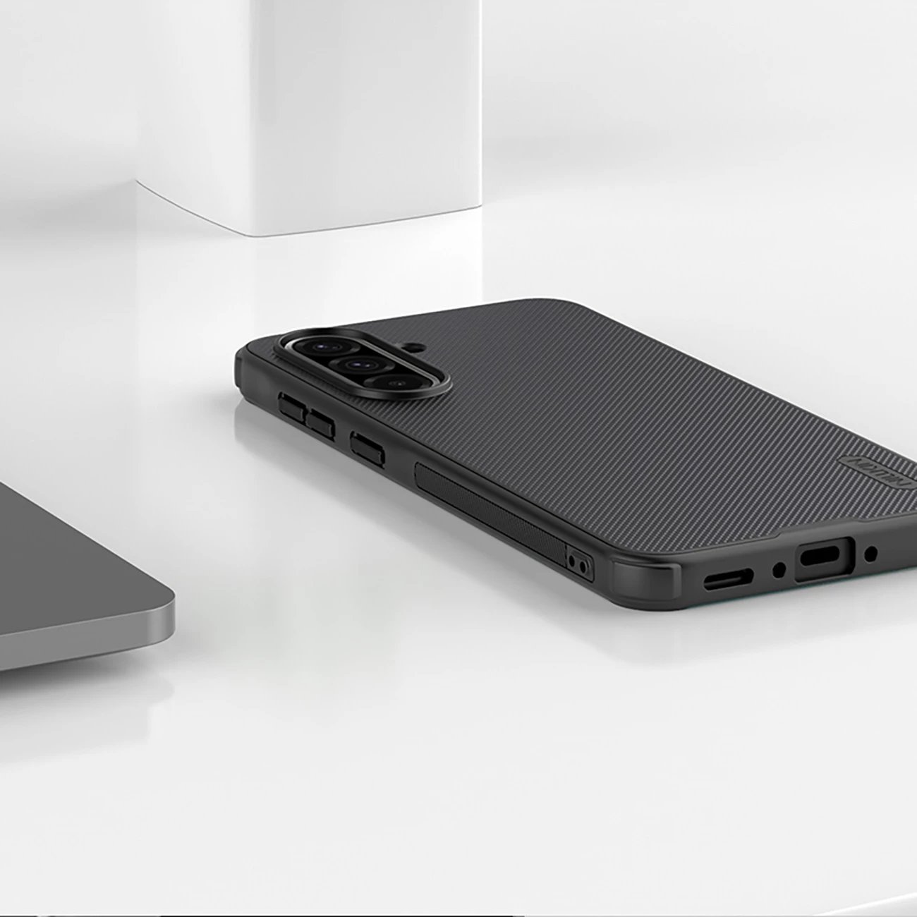 Mbështjellës Nillkin Super Frosted Shield Pro për Samsung Galaxy A36 5G, i zi