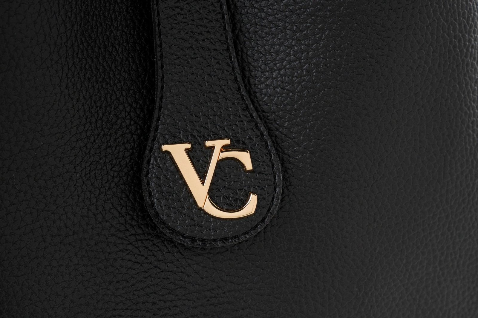 Çantë tote e zezë Vince Camuto, L'Aquila