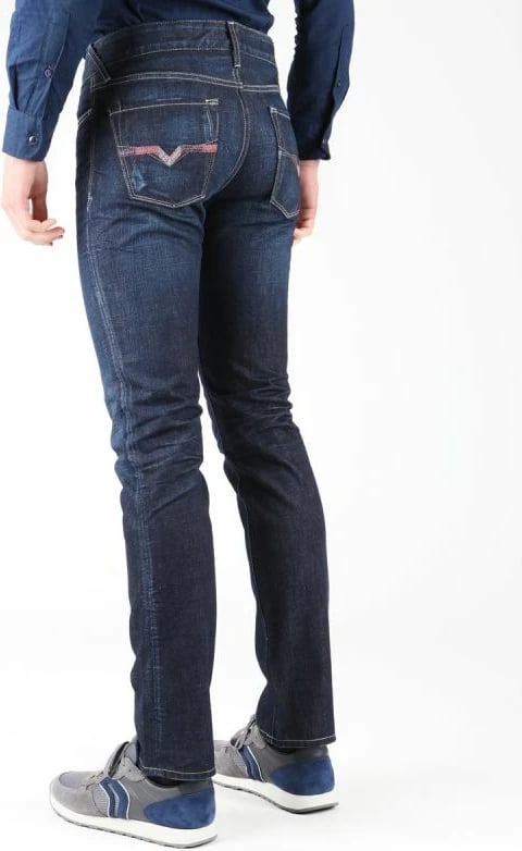 Jeans për meshkuj Guess