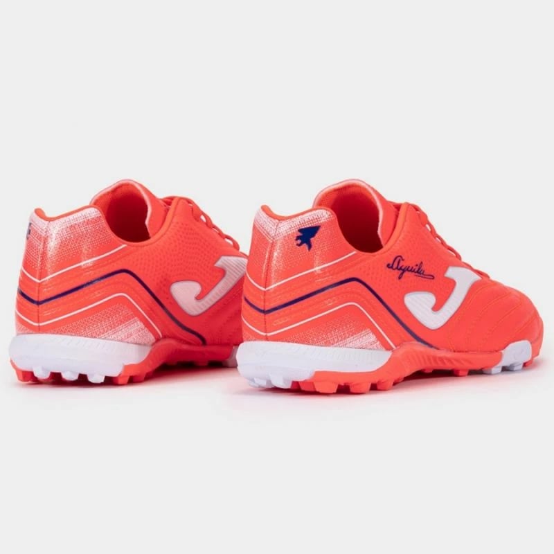 Atlete futbolli Joma, të kuqe