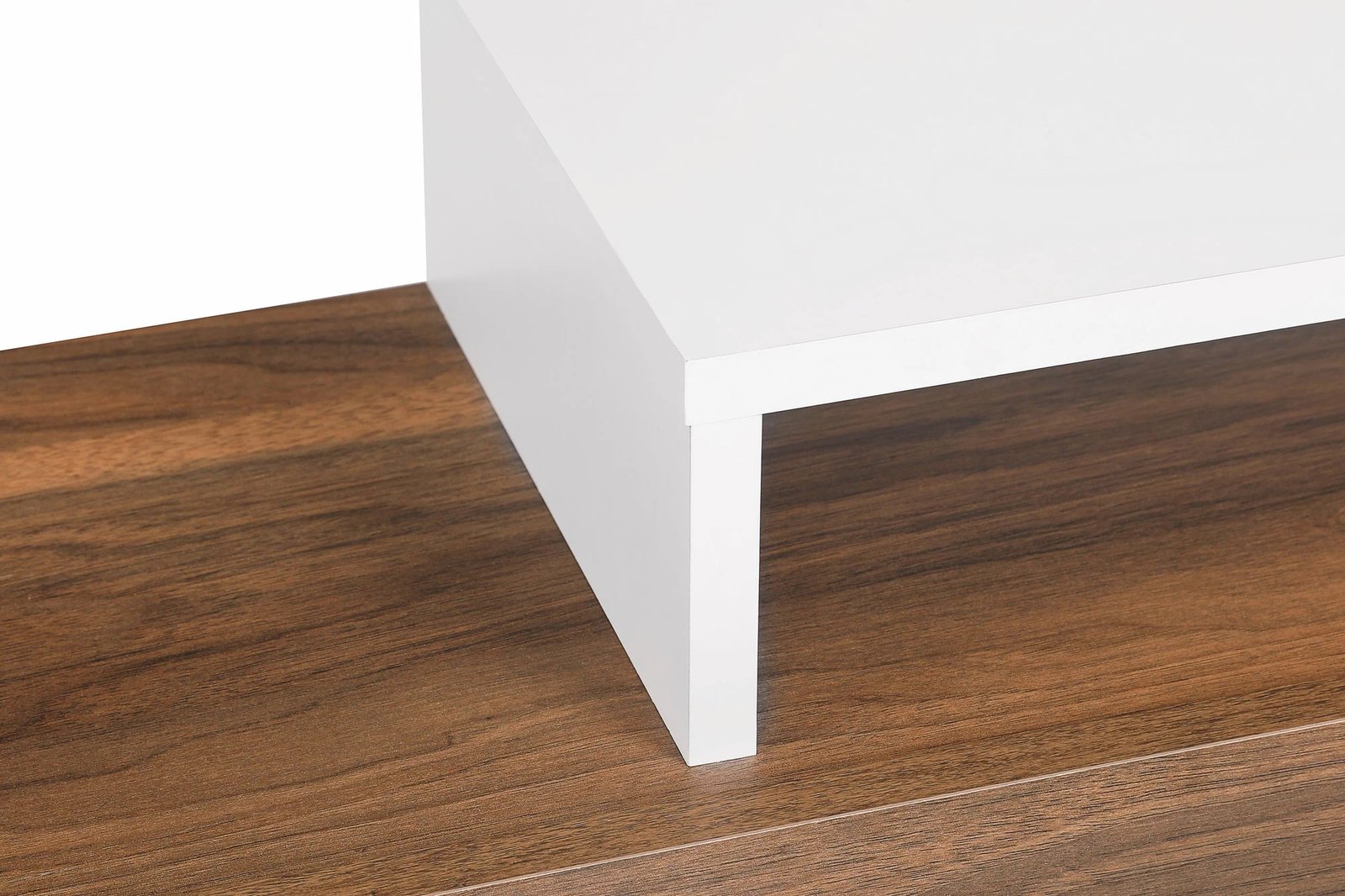 Komodë TV Hanah Home, Nirvana, ngjyrë teak dhe e bardhë