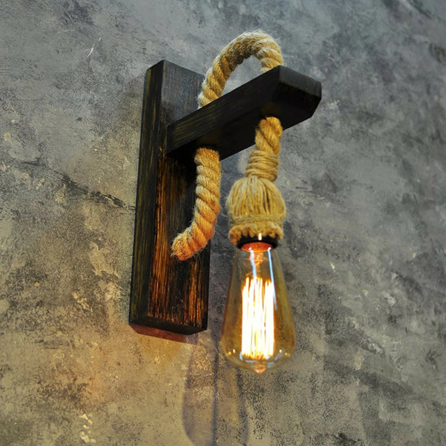 Llambë muri Opviq, PP157, dru bredhi, ngjyrë bezhë Llambë muri Opviq, PP157, dru bredhi, ngjyrë bezhë