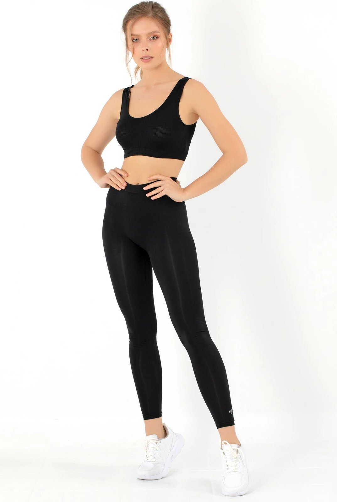 Tuta të zeza Jumeon, 230-000395