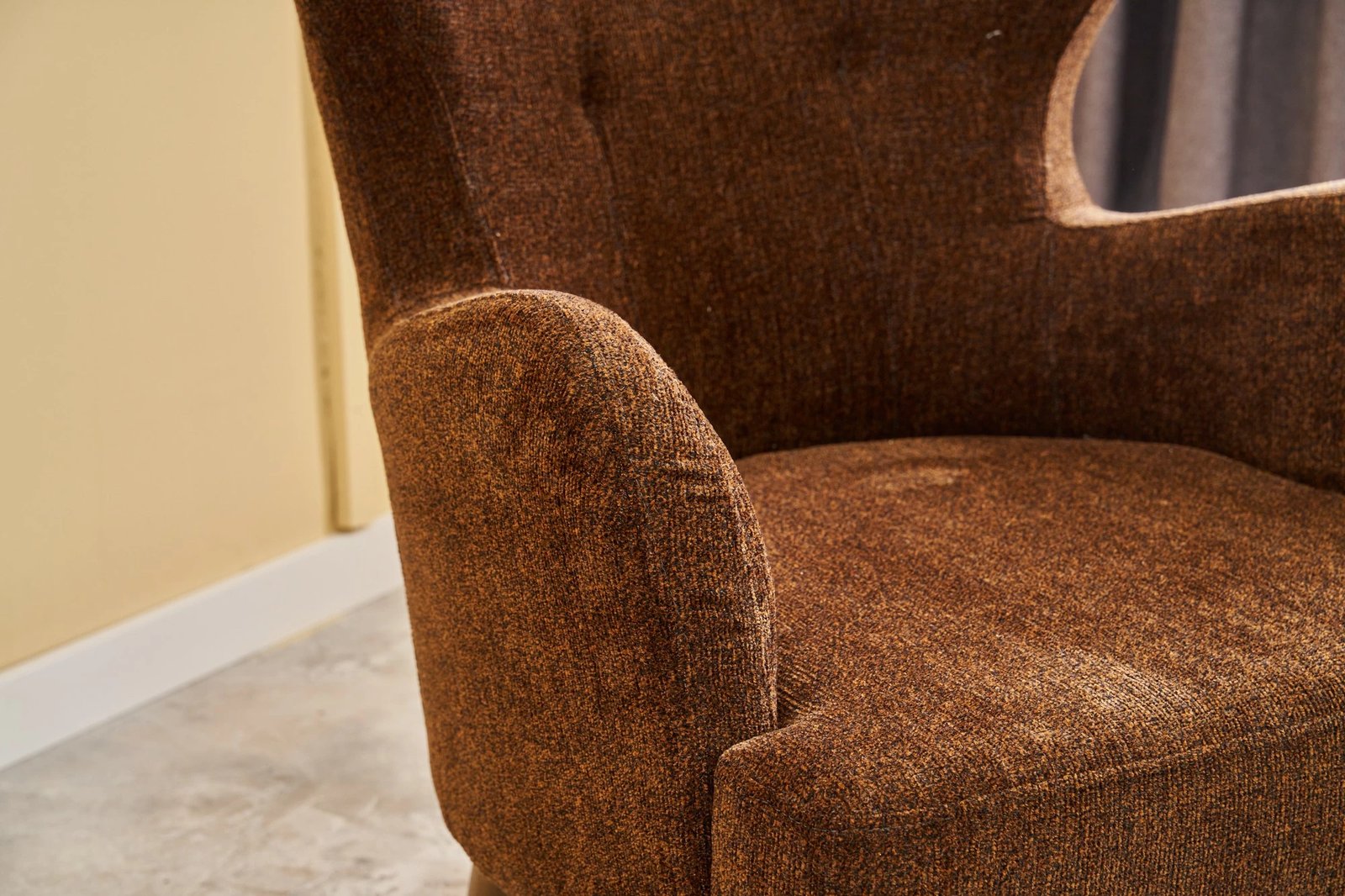 Karrige wing Karina Prestij, kafe dhe bakër