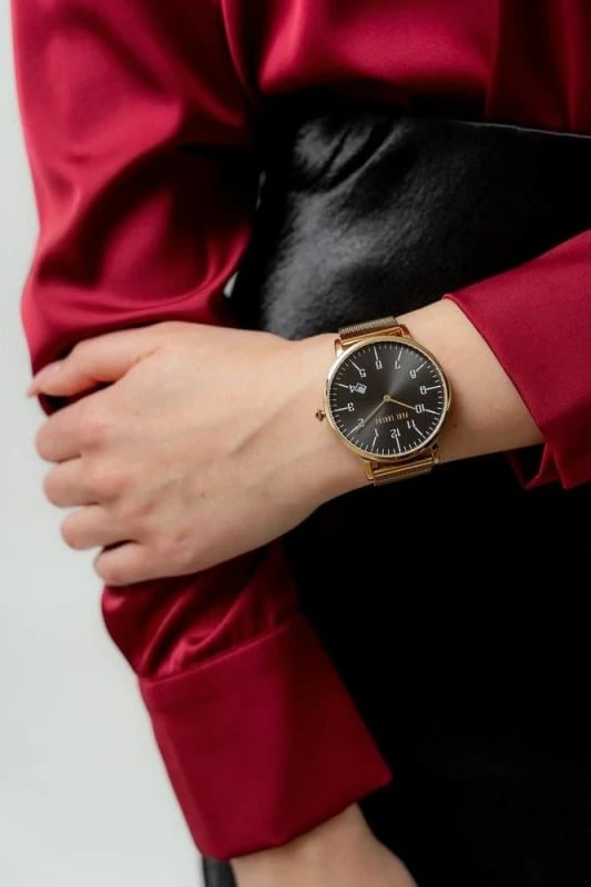 Orë dore për femra Paul Lorens, e artë