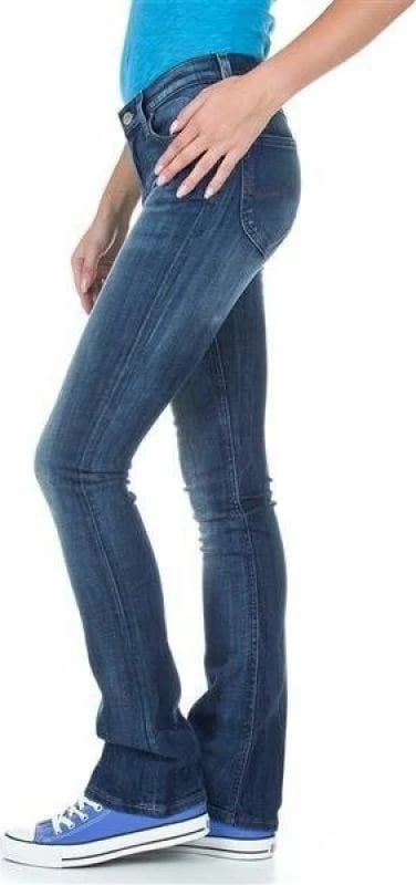 Xhinse Lee femra, të kaltra