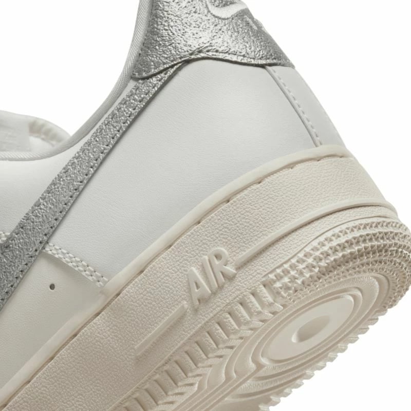 Atlete për femra Nike, të bardha