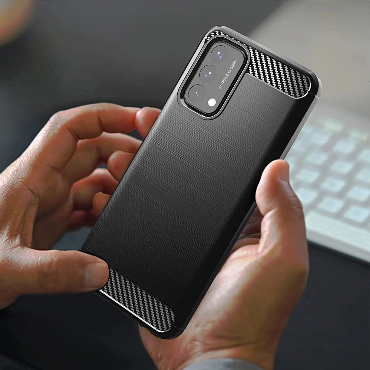 Mbështjellës Hurtel Carbon Case për OnePlus Nord N200 5G, i zi