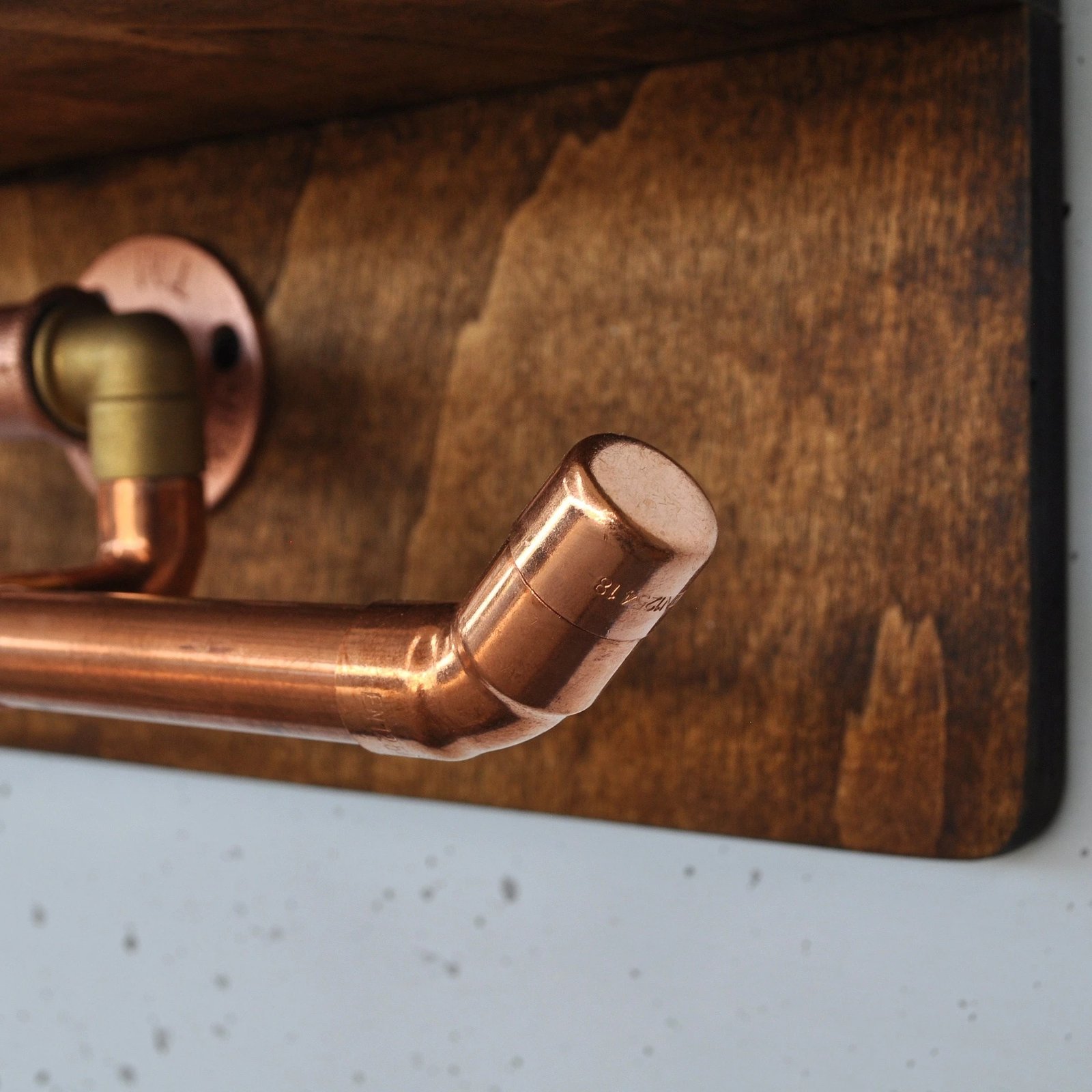 Raft muri me tub, ngjyrë arre dhe ari rozë, Skye Decor, Cop055