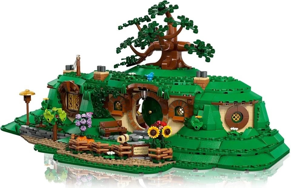 Set LEGO ICONS The Lord of the Rings: Shire 10354, për të rritur, shumëngjyrësh