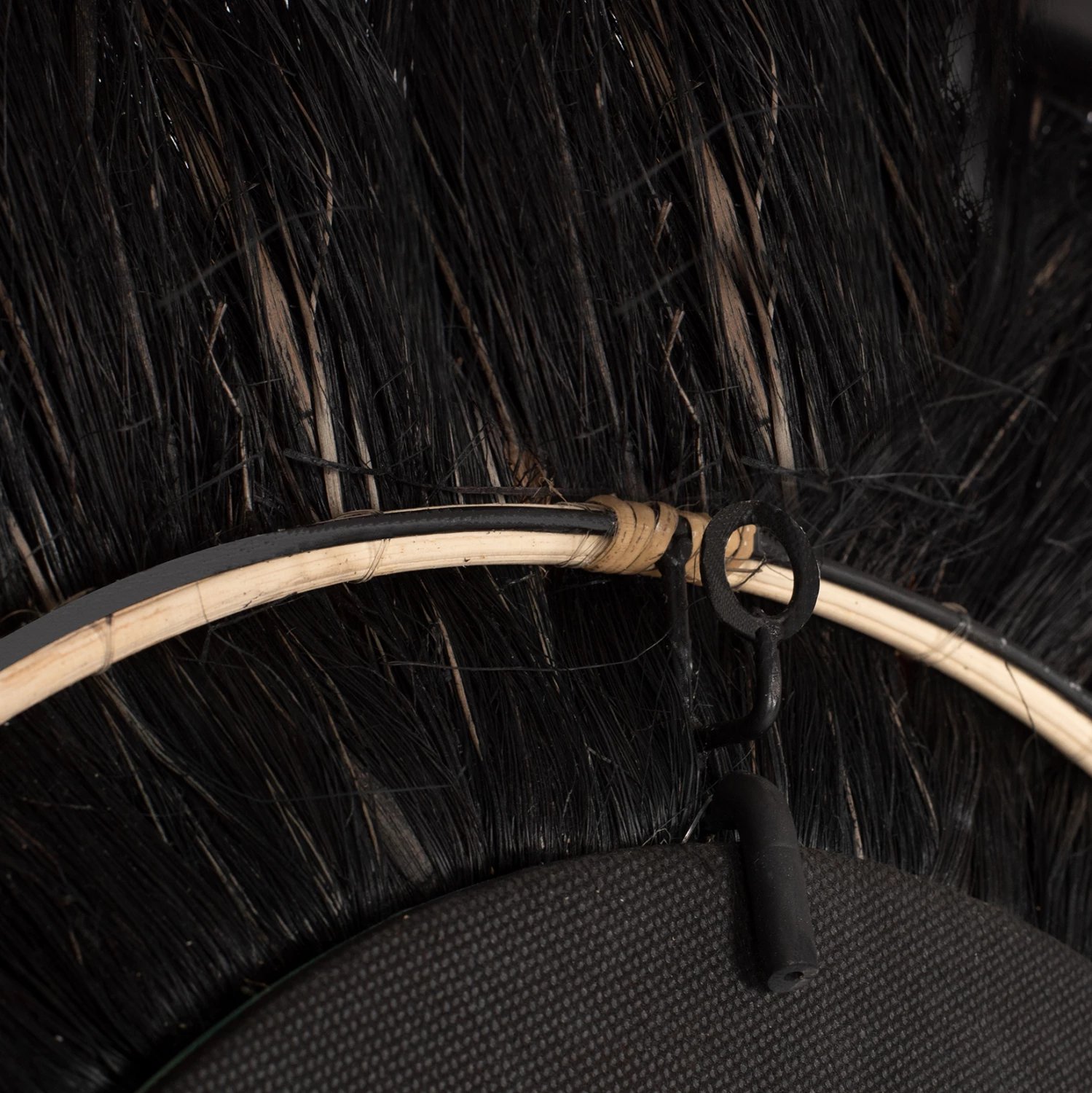 Pasqyrë rrethore me kornizë prej fibrash abaka, ngjyrë natyrale dhe e zezë, 70x4x70 cm, FH7737