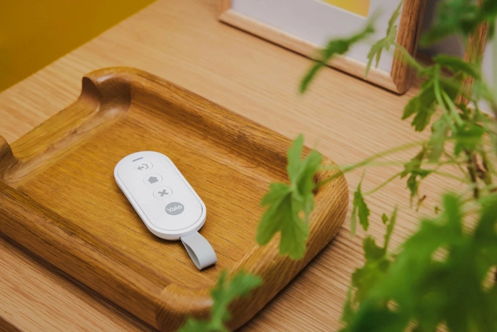 Telekomandë smart për alarm Yale Home AL-KF-1A-W, e bardhë