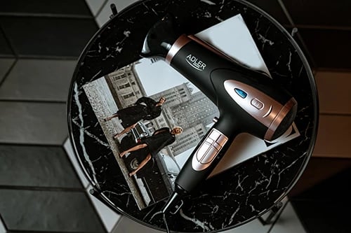 Tharëse flokësh Adler AD 2248, 1800-2200W (max 2400W), 2 shpejtësi, 3 temperatura, jonizim, me difuzor dhe koncentrator, e zezë