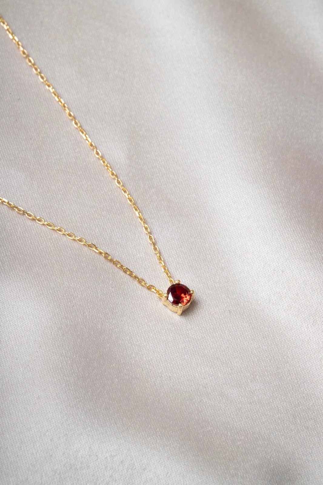 Qafore argjendi me gur të kuq, Elika Silver, TFNY65235