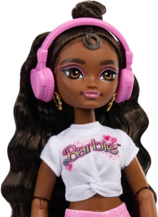 Kukull Barbie Dream Besties Brooklyn me patina, Mattel JFX97, me aksesorë, rozë