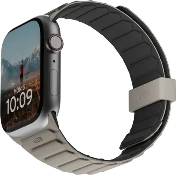 Rrip silikoni Urban Armor Gear Pathfinder për Apple Watch, i zi