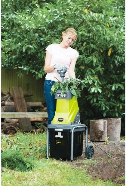 Makineri copëtimi Ryobi RSH2545B, 2500W, 40L, e gjelbër