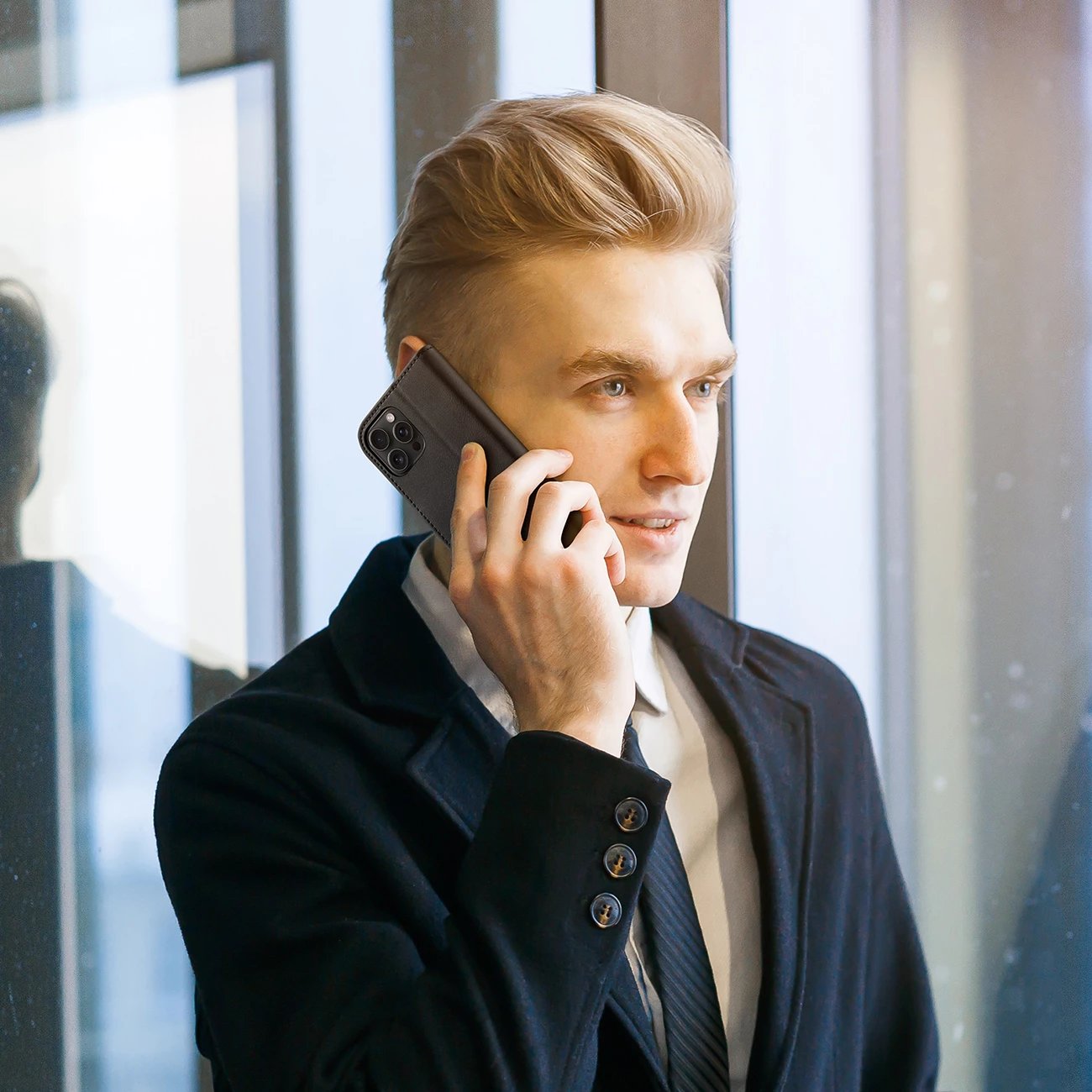 Mbështjellës Dux Ducis Hivo për iPhone 16 Pro, lëkurë, me kapak, RFID, i zi