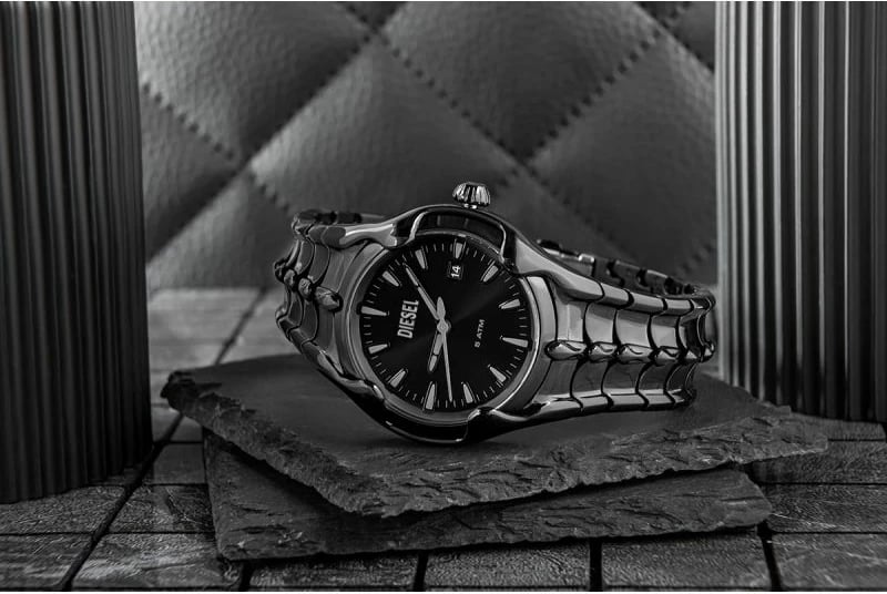 Orë dore për meshkuj DIESEL, e zezë