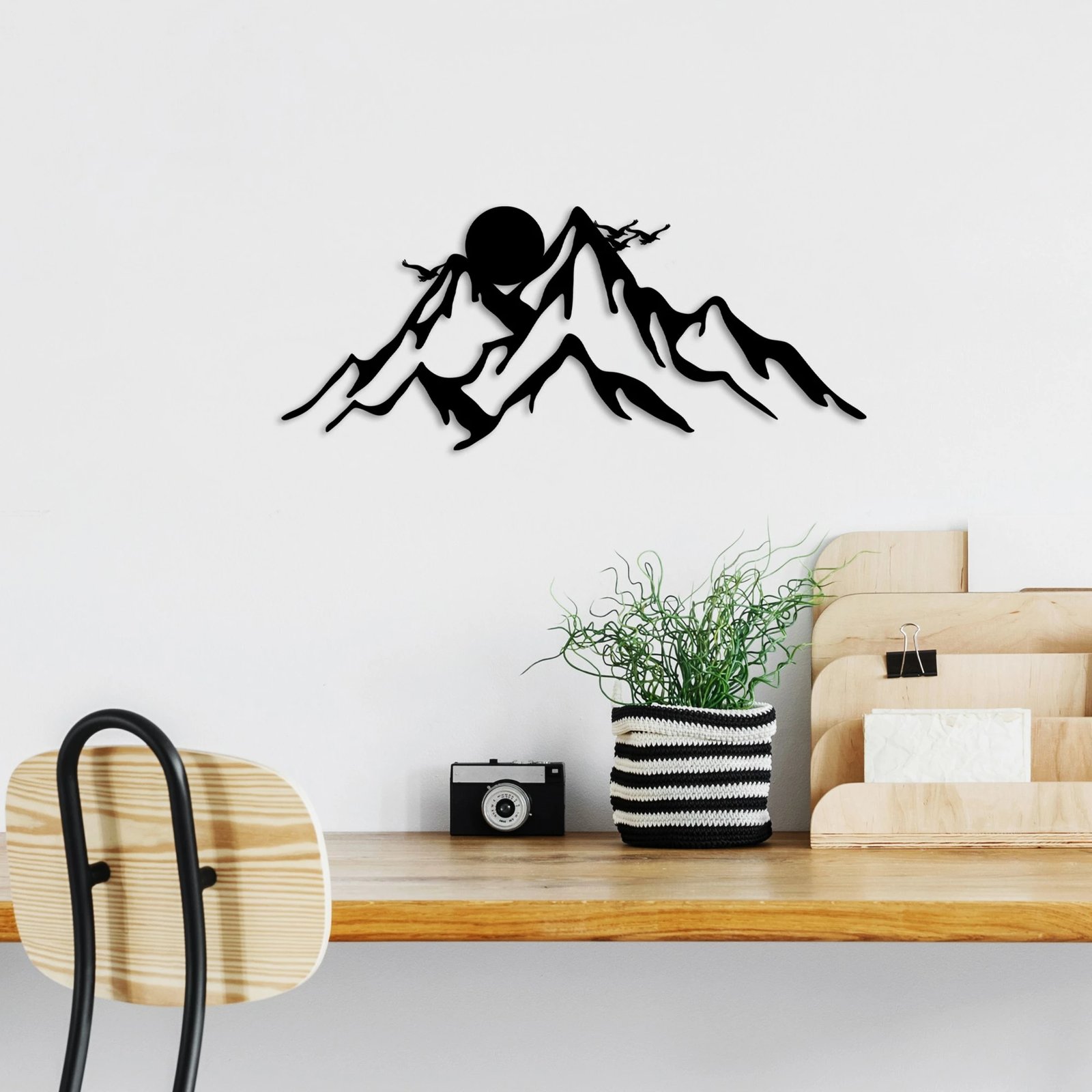 Aksesor dekorativ metalik për mur, motiv mali, Wallity, ngjyrë e zezë, 50x21cm