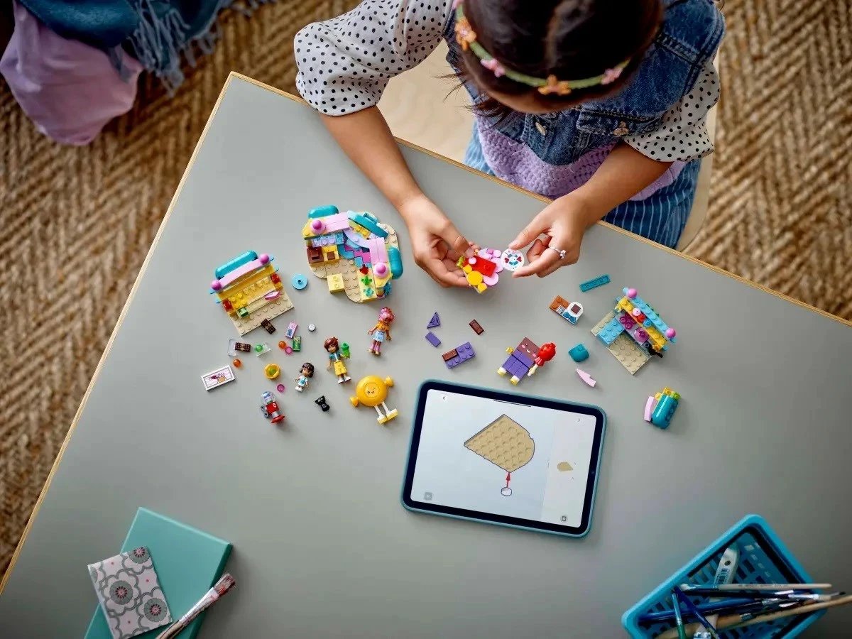 Lego Friends 42649 Heartlake City Candy Store