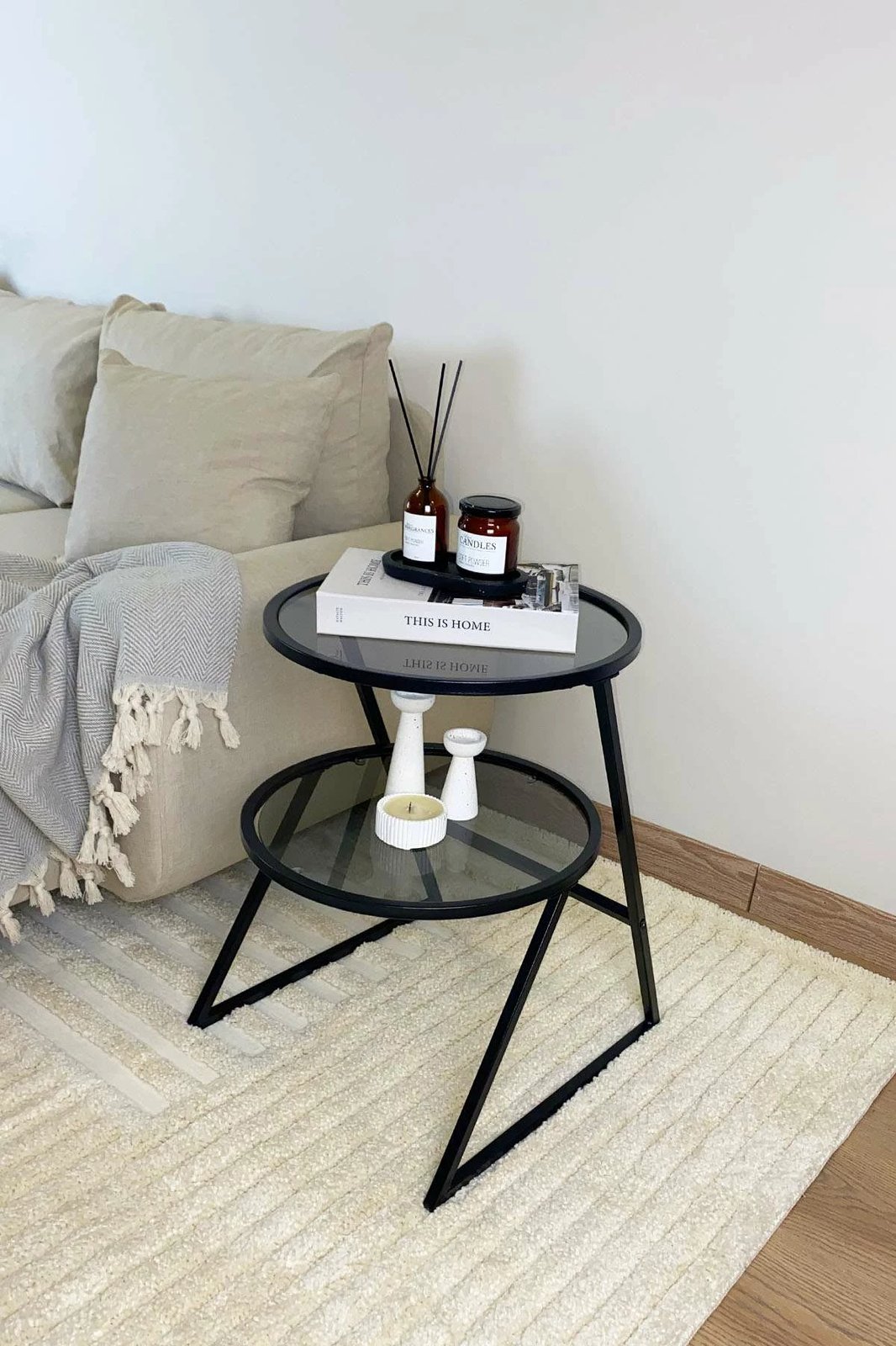 Tavolinë anësore Skye Decor, Valencia, e zezë, fume