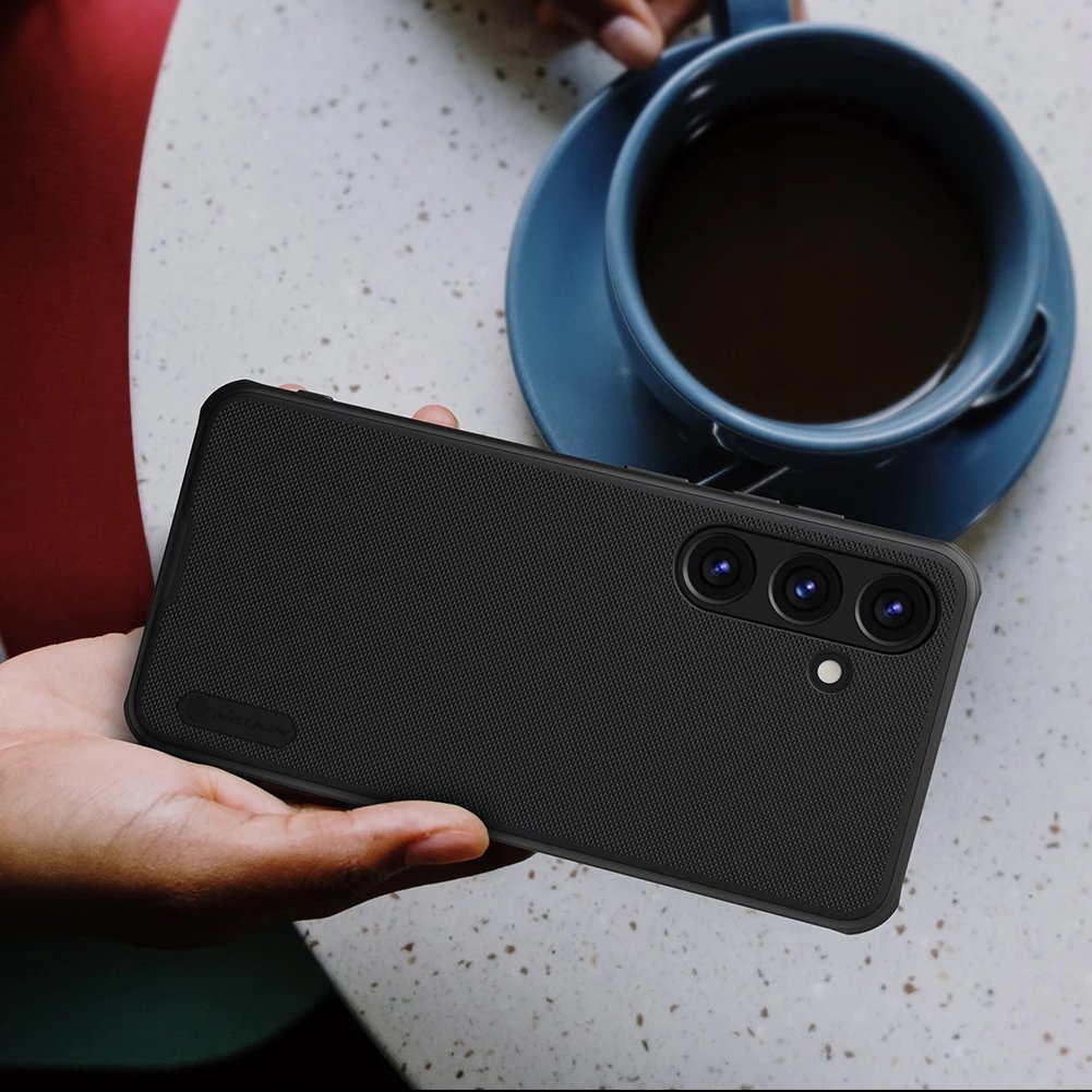 Mbështjellës Nillkin Super Frosted Shield Pro për Samsung Galaxy S24, i zi