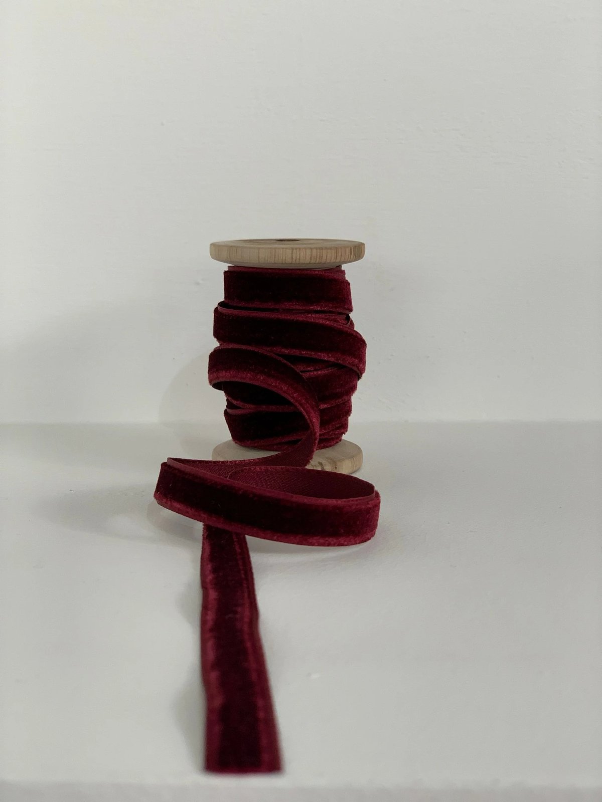 Stoli për zbukurim të pemës së Krishtlindjeve, kadife, ngjyrë e kuqe e errët, Evila Originals, BSY610