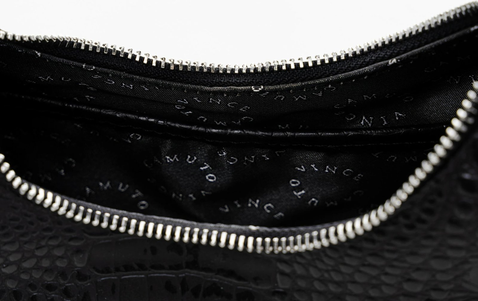 Çantë krahu Vince Camuto Riviera, krokodil e zezë