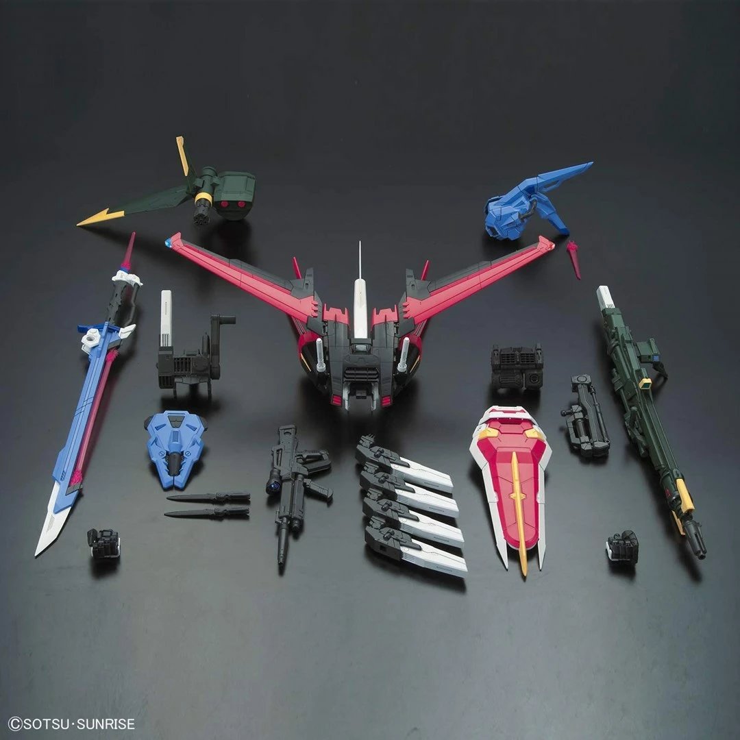Figurë koleksionuese Bandai Perfect Strike Gundam PG 1/60