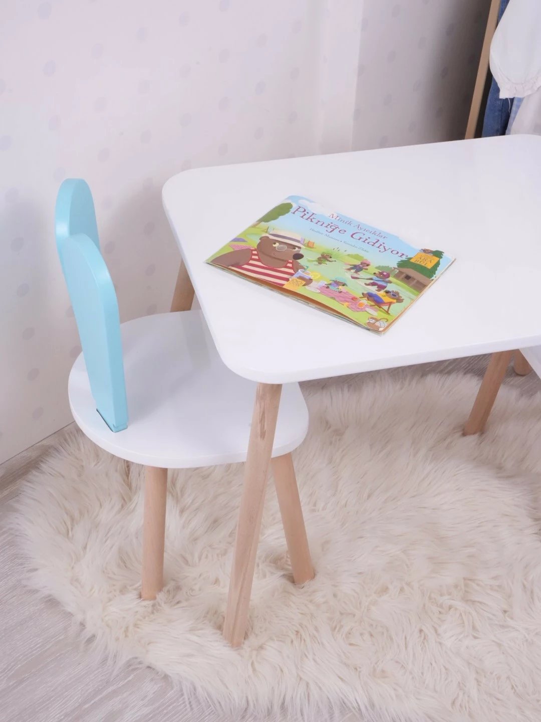 Set tavoline me karrige për fëmijë, Hanah Home, Bunny One, ngjyrë baby blue dhe e bardhë