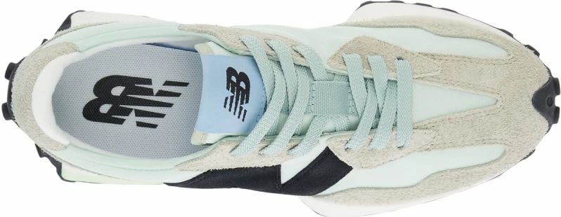 Atlete femra New Balance, të bardha dhe të gjelbra