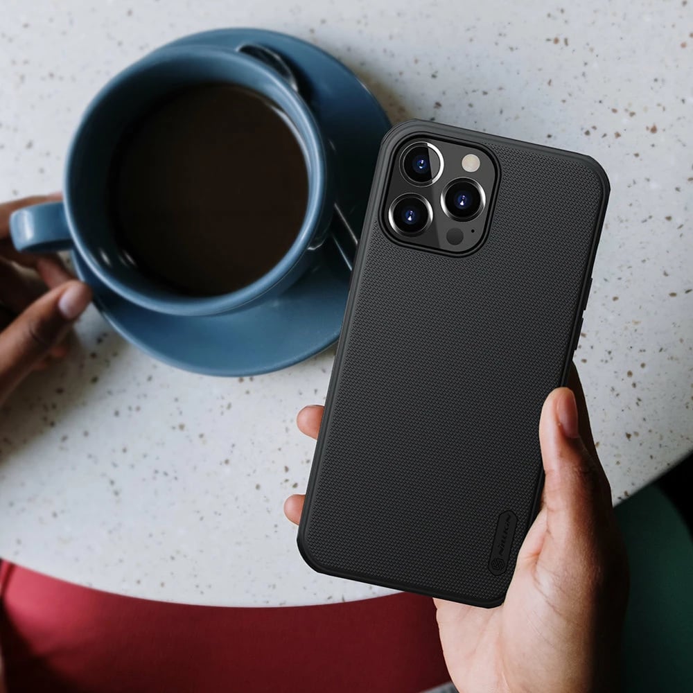 Mbështjellës Nillkin Super Frosted Shield për iPhone 13 Pro Max, i zi