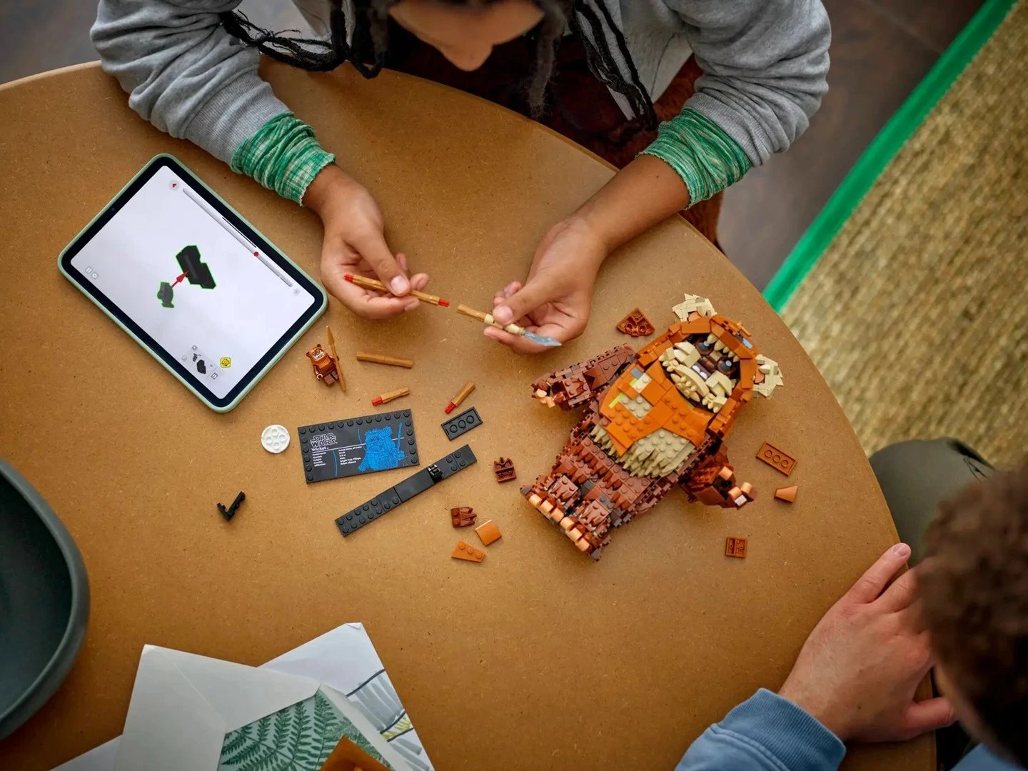 Set LEGO Star Wars Wicket the Ewok 75430, 1010 pjesë, me minifigurë