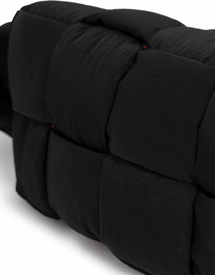 Çantë Bottega Veneta, e zezë