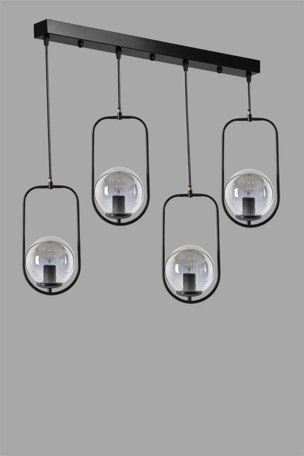 Llambë varëse industriale Opviq, 4 drita, xham i tymosur, ngjyrë e zezë