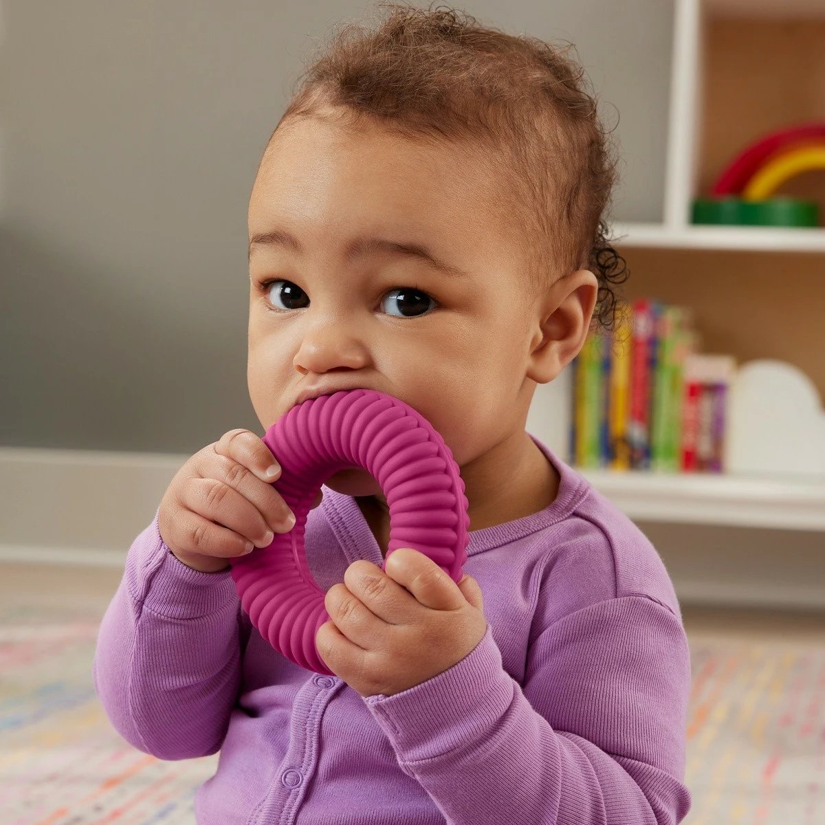 Lodër piramidë sensorike Fisher Price HXK47, shumëngjyrëshe, për fëmijë 6+ muajsh