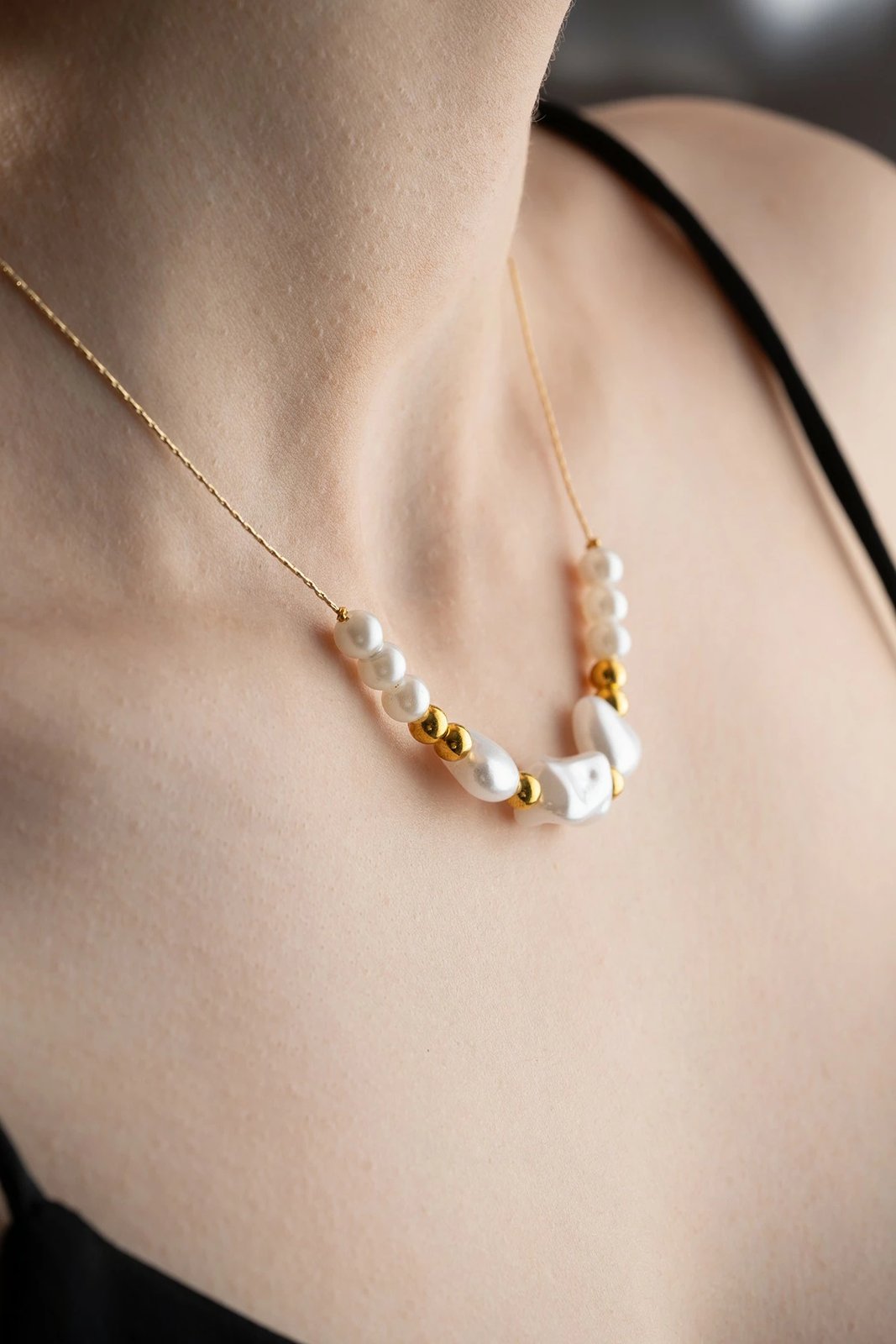 Varëse qafe Jumeon, B237701, ngjyrë ari dhe e bardhë