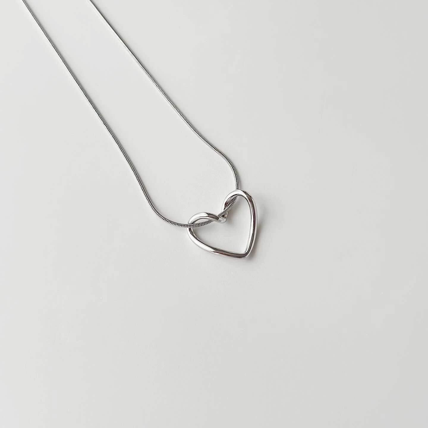 Varëse çeliku, zemër, ngjyrë argjendi, Jumeon