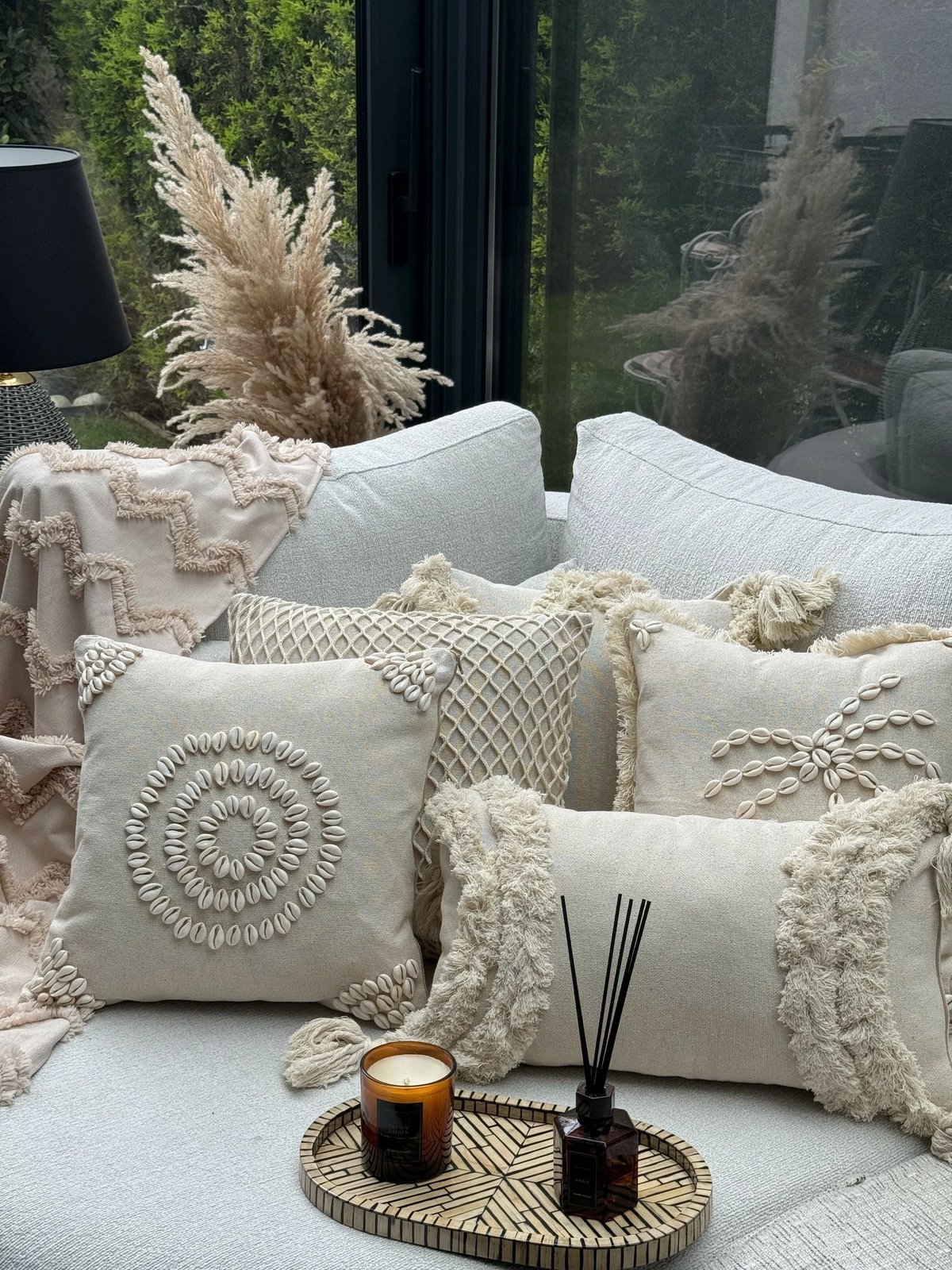 Jastëk dekorativ me mbulesë, ngjyrë bezhë, detaje guackash, Evila Originals, Den004, 43x43cm