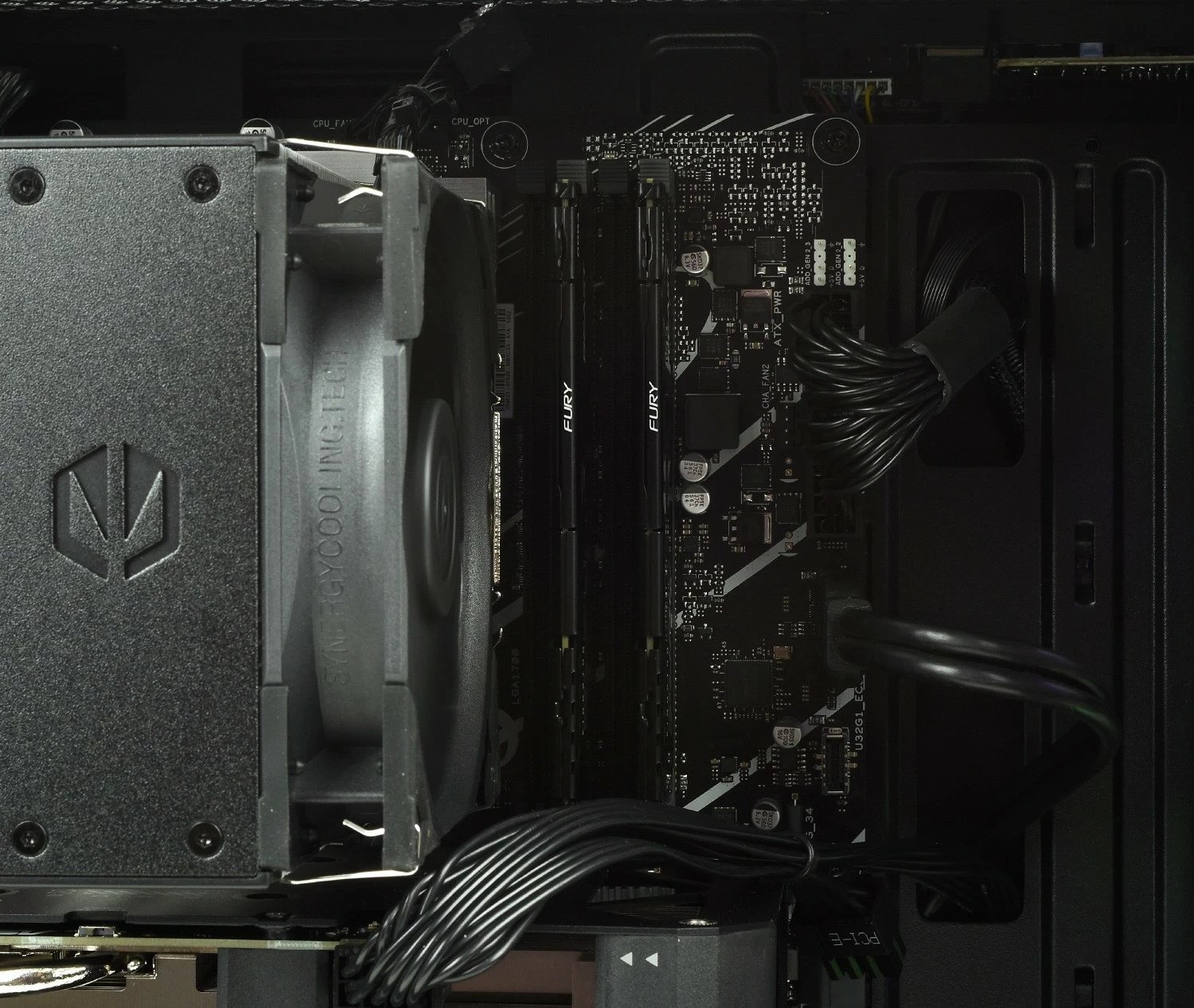 Kompjuter Komputronik Infinity X514 i5 RTX 4060 Ti 32GB 2TB W11 Pro